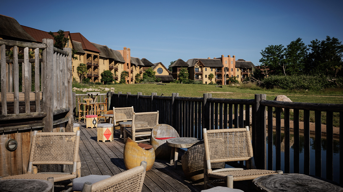 Dînez sur la terrasse du restaurant Le Victoria